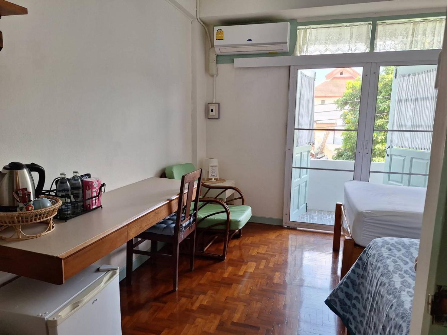 The Commonroom Cnx Chiang Mai Exterior photo